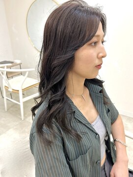 アム(amu) 顔まわりロングレイヤー