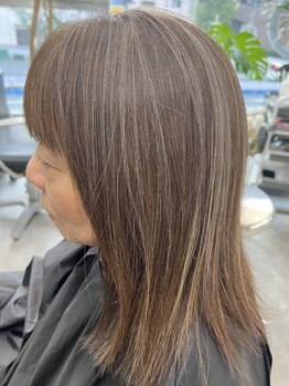 ルーツ ヘア デザイン(roots hair design)の写真/【新町/西大橋駅4分】年齢とともに気になる白髪も“活かして”お洒落に♪旬なカラーが楽しめるのも嬉しい◎