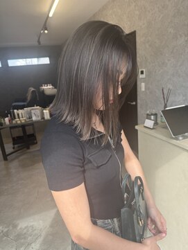 スレイ(SLAY) 細めハイライトコントラストカラー