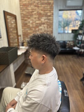 ライズヘアー(RISE HAIR) スキンフェード＋ハイライト＋ツイストパーマ