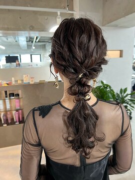 ロエム(Loem) 【RINA】ふわっと編み下ろしアレンジ