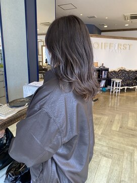 コワファースト 大分(COIFF1RST) グレージュ