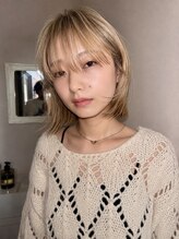 アンドコー(Andco) Andco ブロンド×ハッシュカットボブ