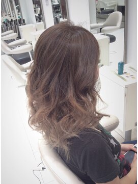 ケンジ 平塚 アネッタ(KENJE annetta) ViVi風☆極細ハイライトのグラデーション