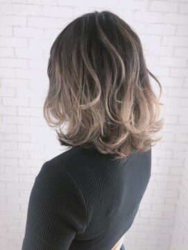 ラヴリア クルメ(LOVERIA KURUME) ≪LOVERIA KURUME/久留米≫Wカラーの外国人風ふわミディ