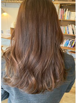 ヘアーアイストゥーレ(HAIR ICI TRE) ベージュ　ロング　大人　韓国風　担当阿知波