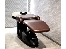 最高級、長時間寝ても快適なシャンプーチェア完備！