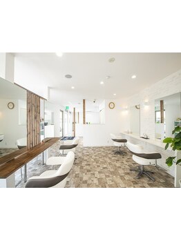 あなたの理想をカタチに！アットホームな雰囲気と、心地よい距離感で仕上げるヘアスタイルが◎