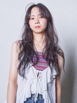 シャンプー ラバーズ(SHAMPOO LOVERS) SHAMPOOLOVERS 野村茉凜 黒髪ロング×流しバングで抜け感ヘアー