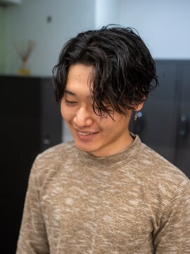 マール 矢場町(MARL) メンズシャドウパーマセンターパート