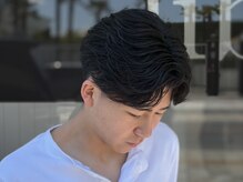リベラル(liberal)の雰囲気（レイヤーの入った動きのある毛流れパーマ【フェザーパーマ】）