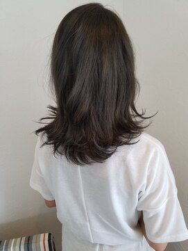 ヘアーアトリエギフト(Hair Atelier Gift) ダークミディ