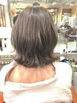 ネオリーブ コパン 鶴見店(Neolive copain) 切りっぱなしボブ×透明感ミルクティーベージュ