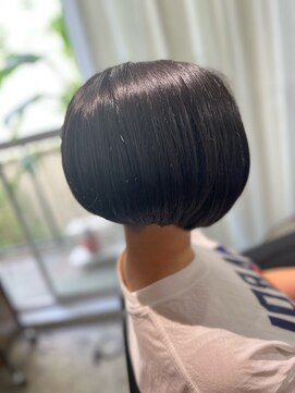 ツムグ 代官山店(TUMUGU) 30代40代50代小顔ショートボブ丸みショートアッシュブラック