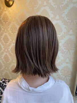 ティンク(Tink) 〇 明るめハイライト 〇【くまだななみ】