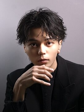 ゴールド 京都(GOALD) フェザーショート　ニュアンスパーマ　センターパート　毛流れ