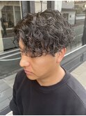 センターパートツイストスパイラルパーマ刈り上げメンズパーマ