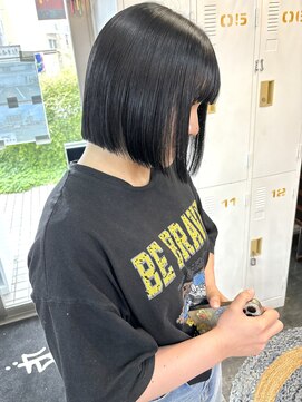 ロマーリ(LOMARLIE) ミニボブ×ブルーブラック