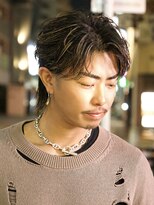 ゴールドシブヤ(GOALD SHIBUYA)&nbsp;フェザーショート　ニュアンスパーマ　センターパート　毛流れ