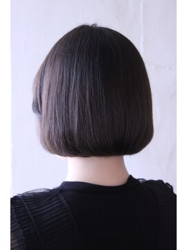 エヌドット 高井田(n.) 20代30代・ナチュラルボブ×Addicthy Color