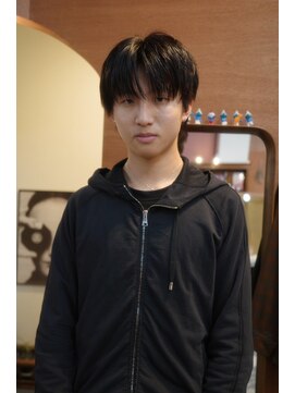 エディ(Edy) マッシュウルフ韓国ヘアセンターパートコンマバング眉毛カット