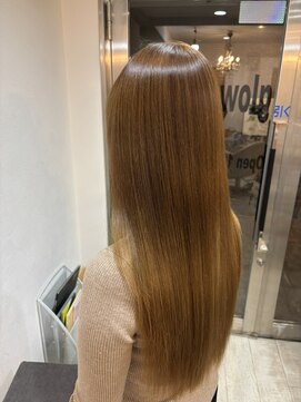 グロウアップバイトゥエンティーフォー 忠岡(glow up by24) ナチュラルベージュ×ストレートロング