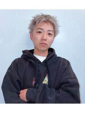 ニール 名古屋 伏見 丸の内(NEELU) ホワイトブロンド