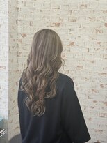 アカイトビラ ヘアケアサロン(AKAI TOBIRA Hair Care Salon)&nbsp;ハイライトベージュカラー