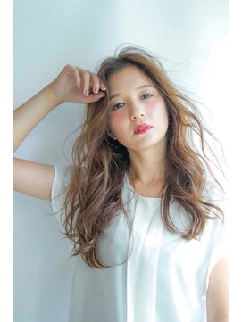 ファーレ(Fare) クラシカルフェザーロング［自由が丘／自由が丘駅］