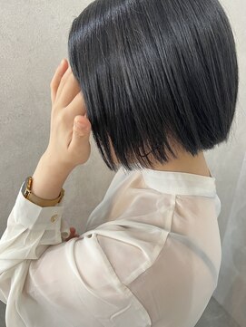 ニィ(2iee.) ダークカラーボブ