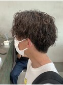 ツイストスパイラルパーマセンターパートツーブロック刈り上げ