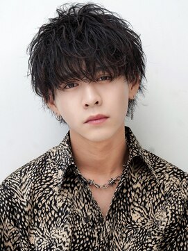 アルファ 新宿(alpha) フェザーパーマ/ブルーブラック/刈り上げセンターパート[新宿]