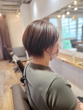ヘアスペース リズム グリーン(Hair space Rizm green) 軽やかショート