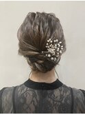 後れ毛が可愛いシニヨン二アレンジ二次会結婚式/新宿/新宿西口