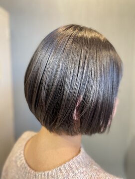 リノ(Lino) ショートボブ/艶カラー/ブラック