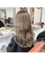 ヘアメイク アンフィ(amphi)&nbsp;冬オススメ！ゆる巻きベージュカラー..~*＊.