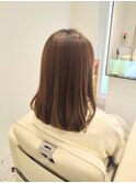 透け感と深みのあるグレージュカラー
