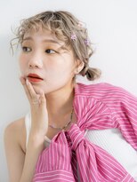 ソース 枚方(SOURCE) 艶髪ハイトーン♪お団子ボブアレンジ