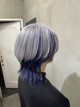 モノ アンド イニ(Mono & inni) 【kohei】ホワイト×ネイビーのバイカラーミディ