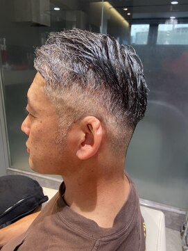 ヒスイバイケンジ(hisui by KENJE) メンズカット/ツーブロック/白髪ぼかし