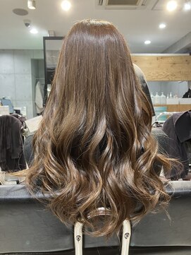 ネウィ 池袋(newi) ゆる巻きロング