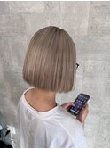 ホワイトベージュ