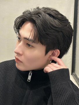 ロンドオム 池袋(Lond Homme) men's/メンズ/リバースセンターパート/黒染め/韓国/顔周り波巻き