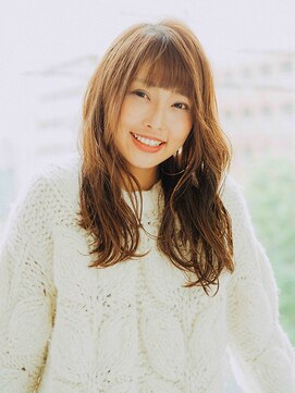 アマリス(Amaris) セミロングウェーブ20代/30代/40代/庭瀬