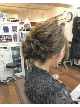 ワンイレブン 新橋銀座口(ONE_ELEVEN) ＃ヘアセット＃アップスタイル＃ハーフアップ＃女子会前に