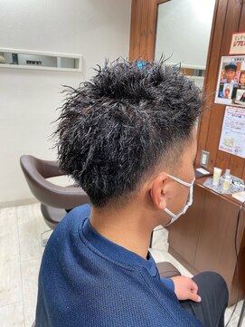 ヘアープラスジェイジェイ 新在家店(JJ) フェード風ツイスト