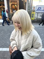 エミス バイ メルト 吉祥寺(emis by melt)&nbsp;【吉田江梨】ホワイトブロンド　外はねスタイル