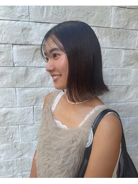 ロマリア(Lomalia) 【Lomalia表参道】乾かすだけでキマる/ワンレン切りっぱなしボブ