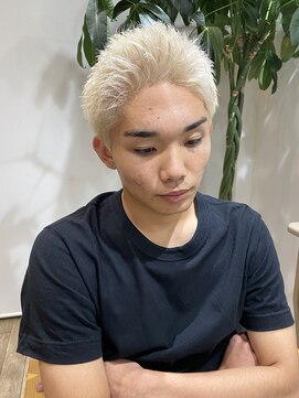 ハチ(hachi) ホワイトブランドスパイキーショート