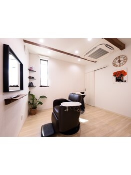 心地よい個室空間で心も髪もリフレッシュ＊周りを気にしなくていいからお子様とも一緒に気兼ねなく通える♪